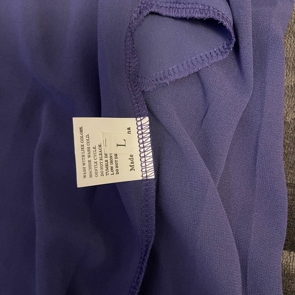 Women’s Size Large - Picture 2 of 3